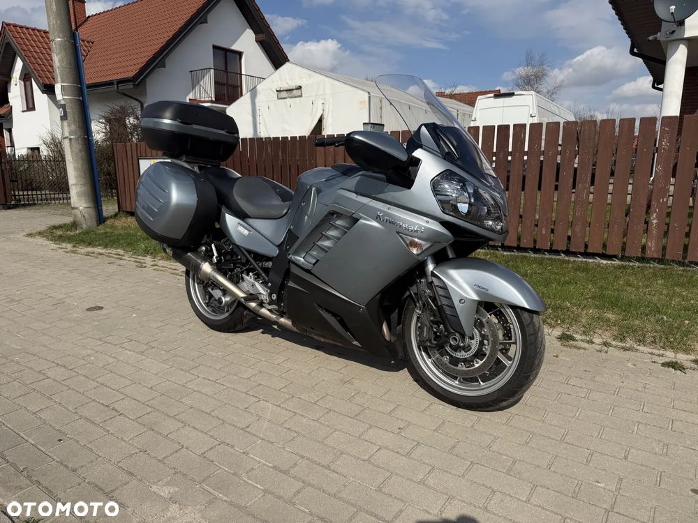 Kawasaki GTR - 2