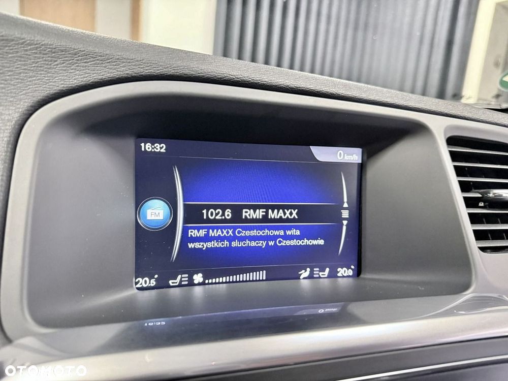 Volvo V60 D3 R-Design - 29