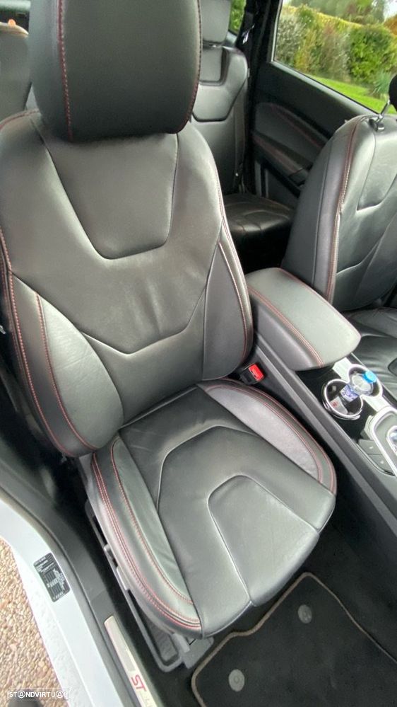 Ford S-Max - 8