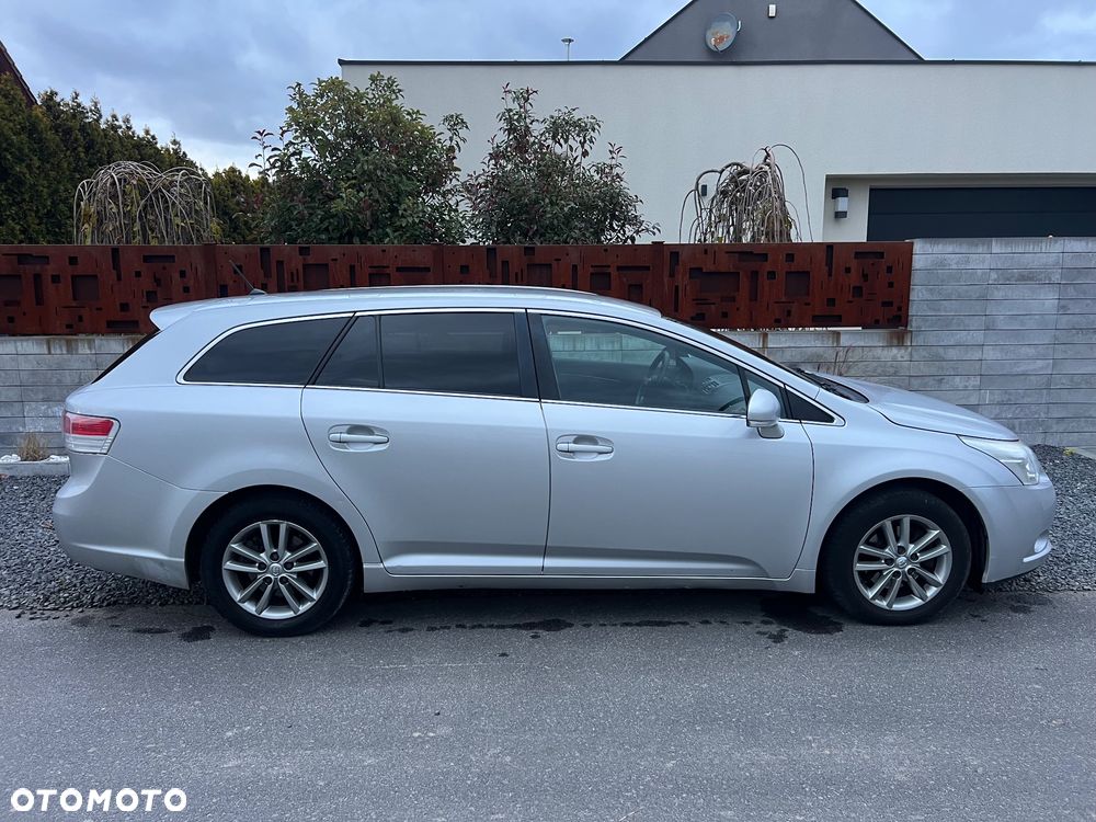 Toyota Avensis 2.0 D-4D - 4