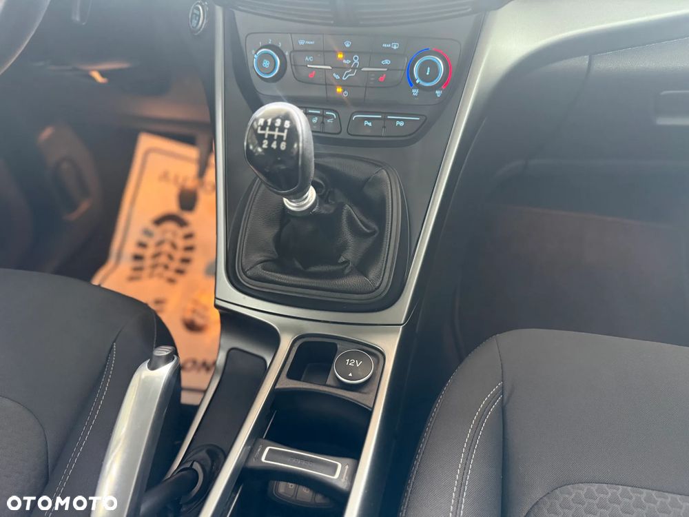 Ford Kuga - 32