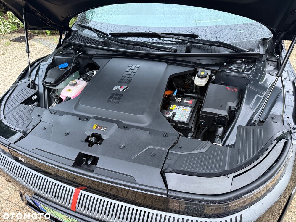 Hyundai IONIQ - 12