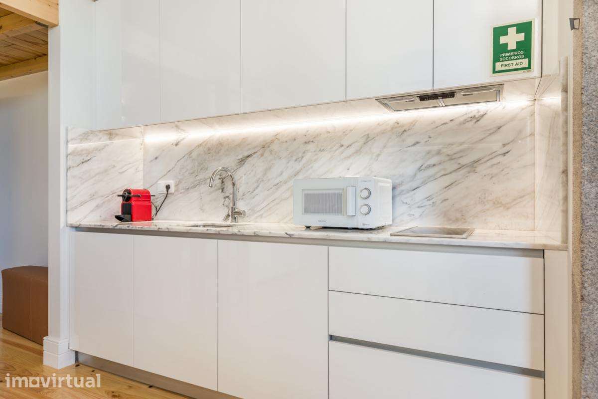 Apartamento com 1 quartos - localizado em Miragaia Porto - Grande imagem: 5/28