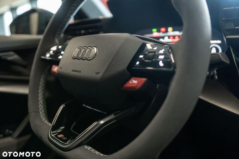 Audi RS3 Limousine - 18