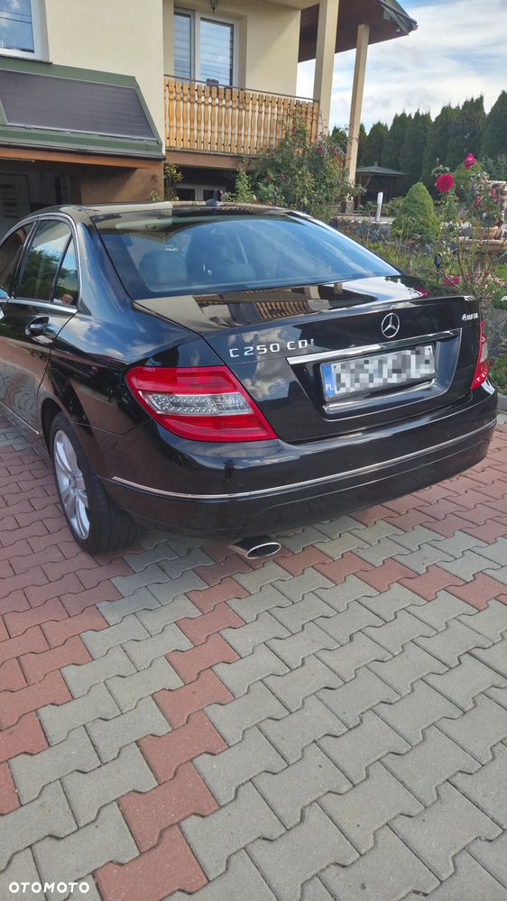 Mercedes-Benz Klasa C 250 CDI DPF Automatik BlueEFFICIENCY Elegance - 5