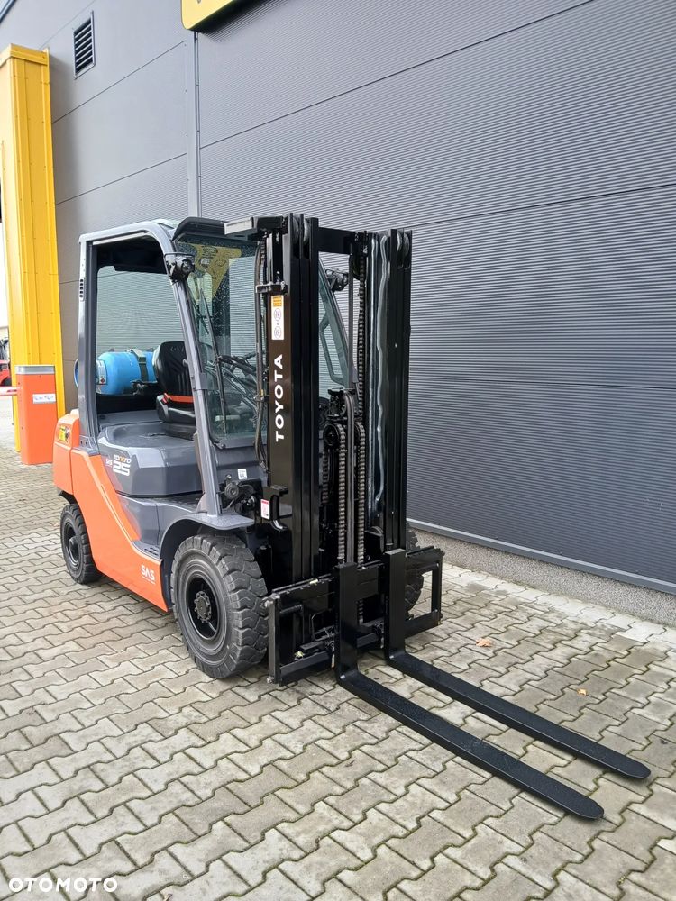 Toyota 02-8FGF25 - 3