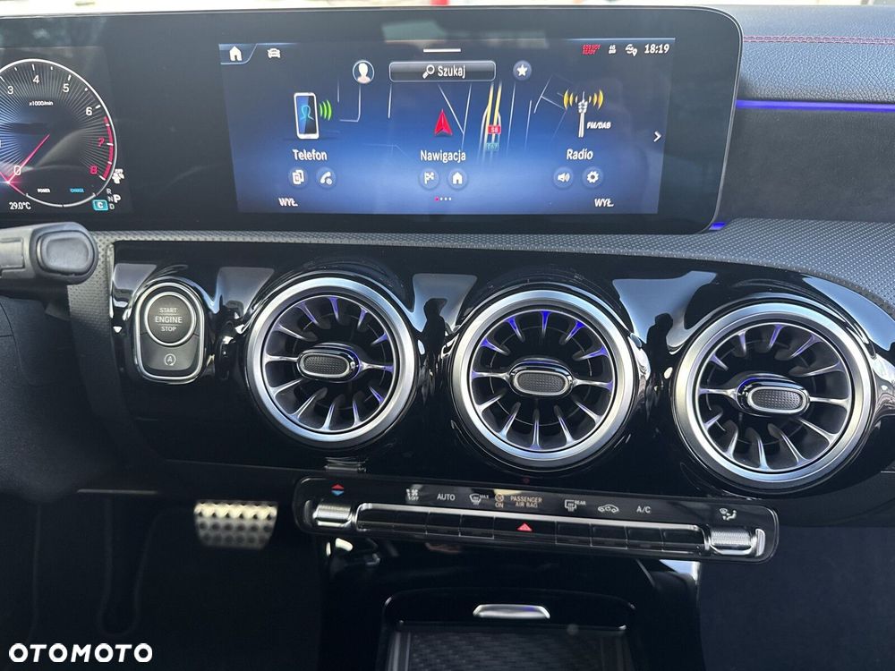 Mercedes-Benz CLA 200 AMG Line 7G-DCT - 22