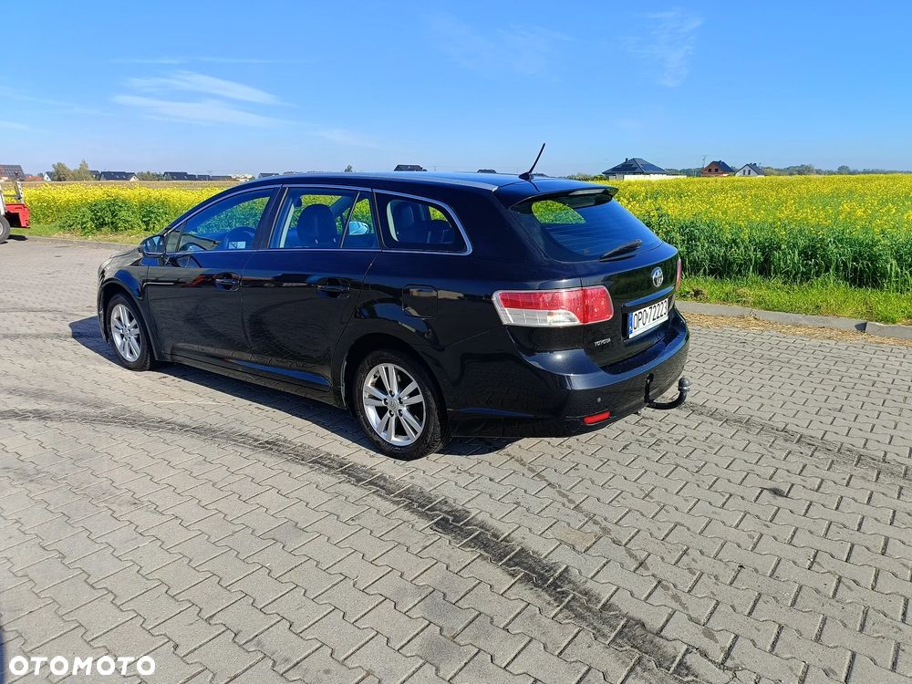 Toyota Avensis 2011 photo 4
