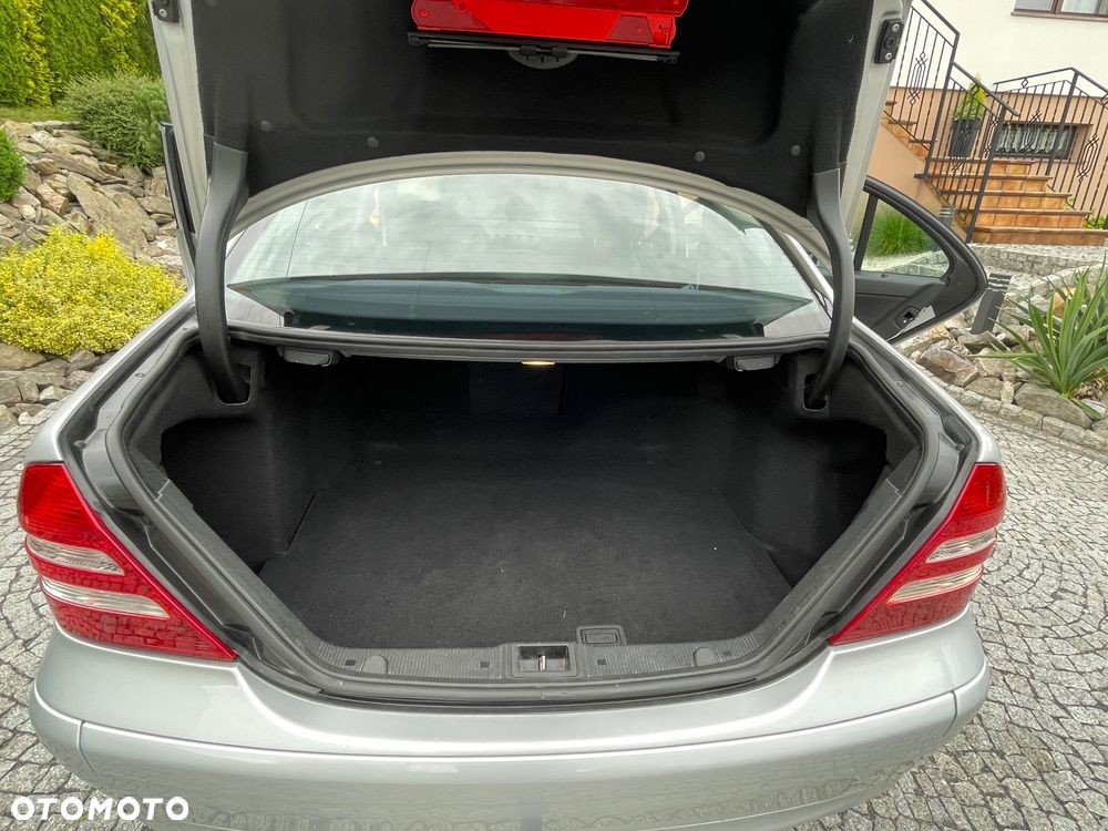 Mercedes-Benz Klasa C 220 CDI Avantgarde - 4
