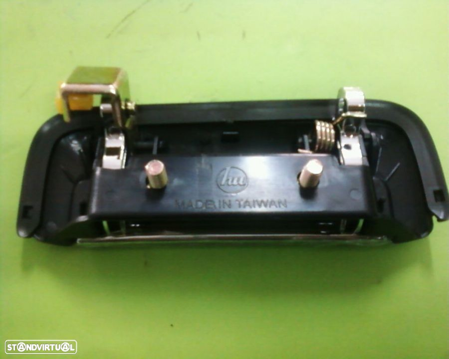puxador caixa carga Mitsubishi L200 1996-2005(NOVOS) - 2