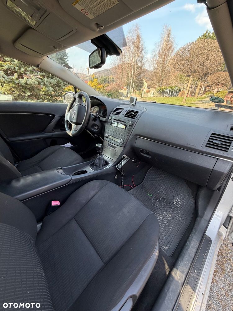 Toyota Avensis 2.0 D-4D Sol - 11