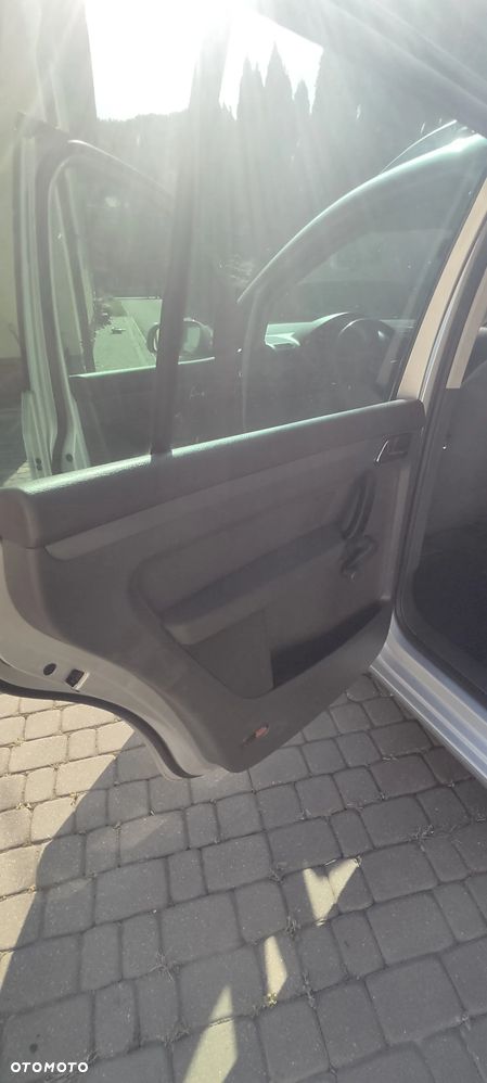 Volkswagen Touran 1.9 TDI Highline - 11