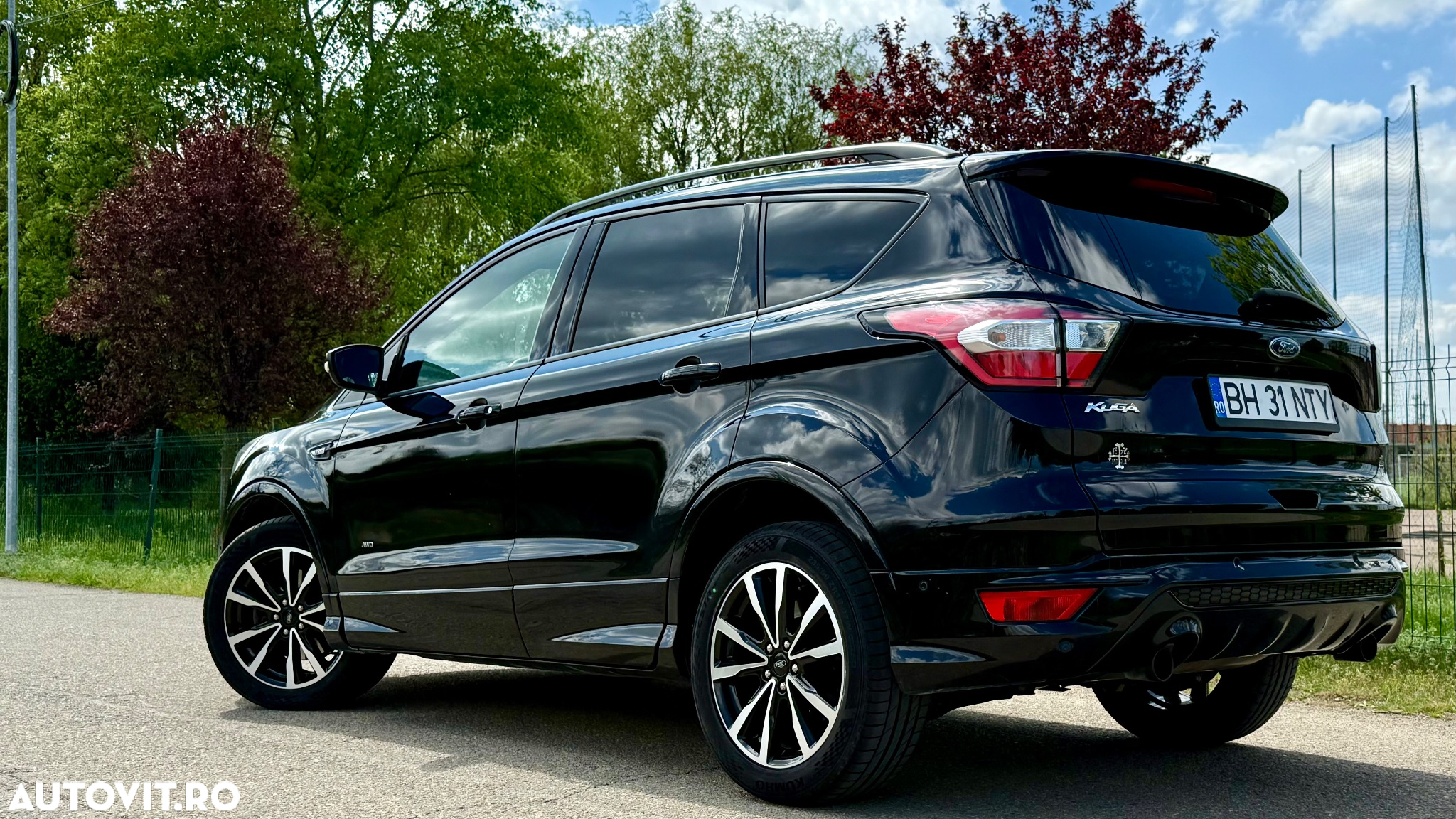 Ford Kuga 2.0 TDCi 4WD Powershift ST-Line - 37