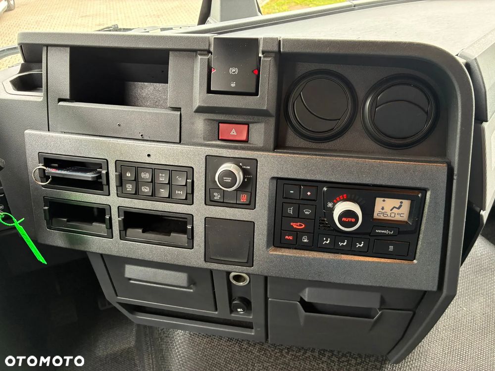 Renault T460 Sleeper Cab - 14