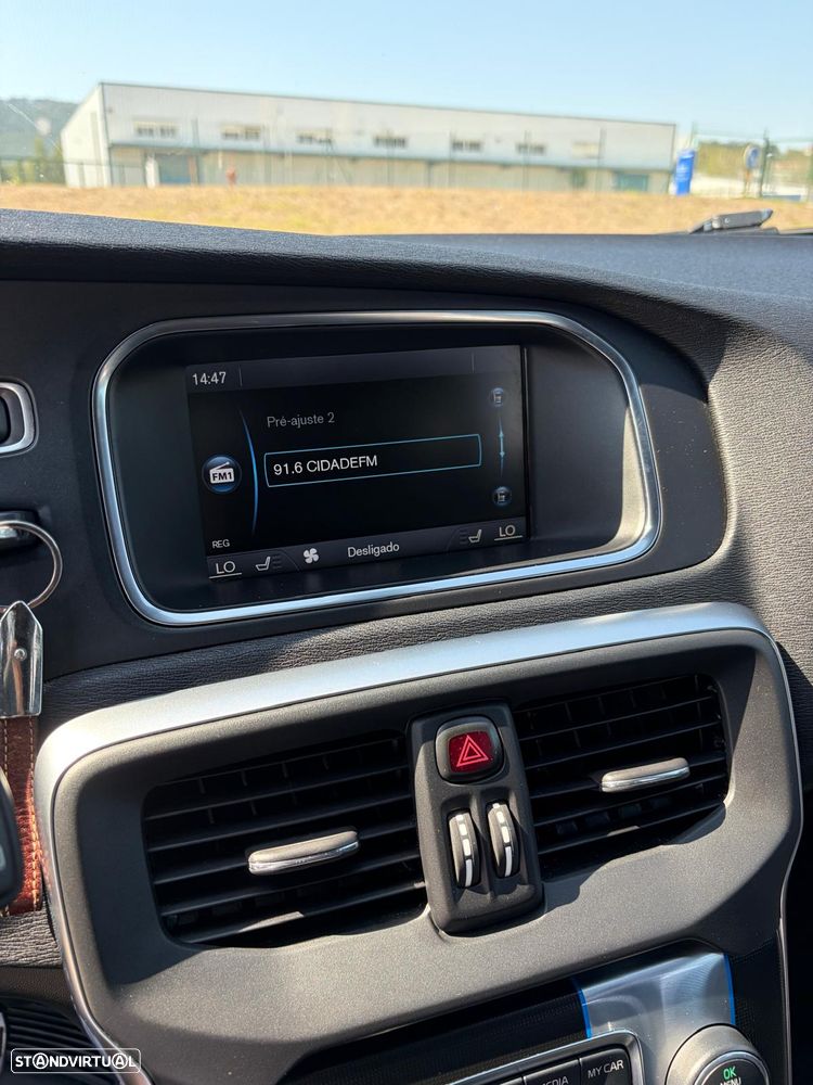 Volvo V40 D2 R Design - 14