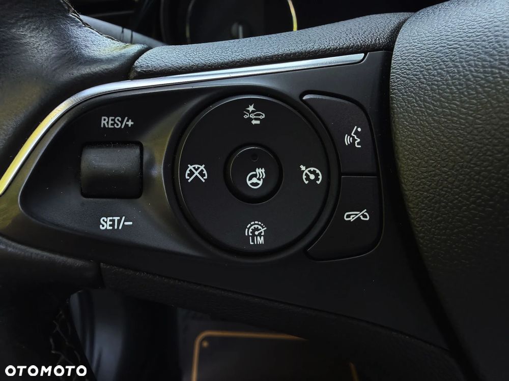 Opel Insignia 2.0 CDTI Innovation S&S - 27
