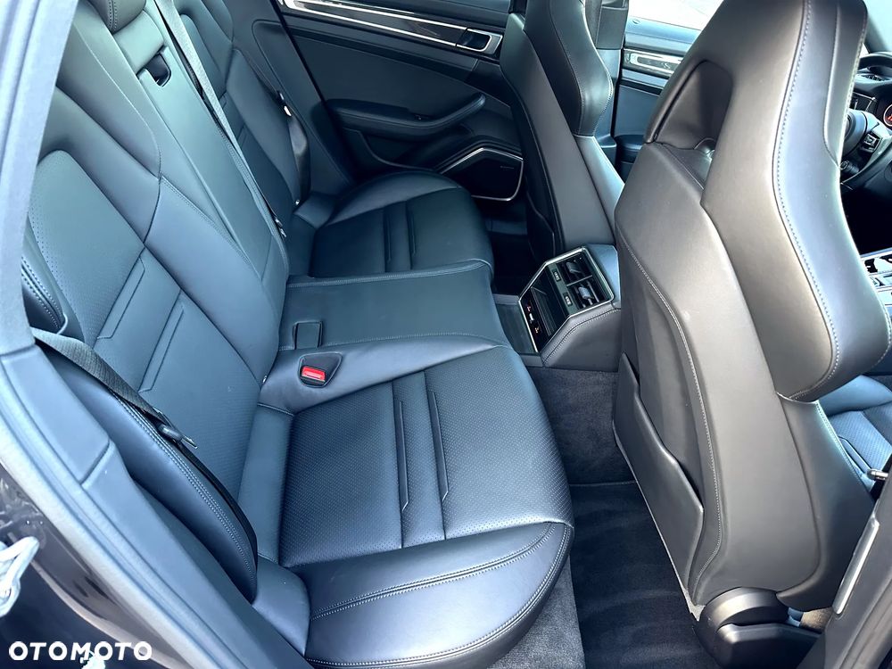 Porsche Panamera - 33