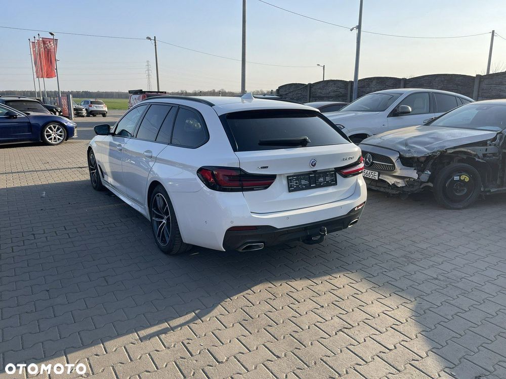 BMW Seria 5 520d xDrive Sport Line - 2
