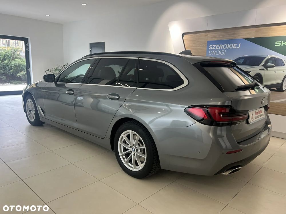 BMW Seria 5 520d mHEV - 6