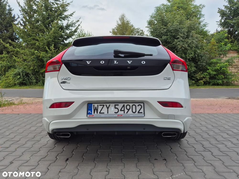 Volvo V40 D2 Momentum - 2