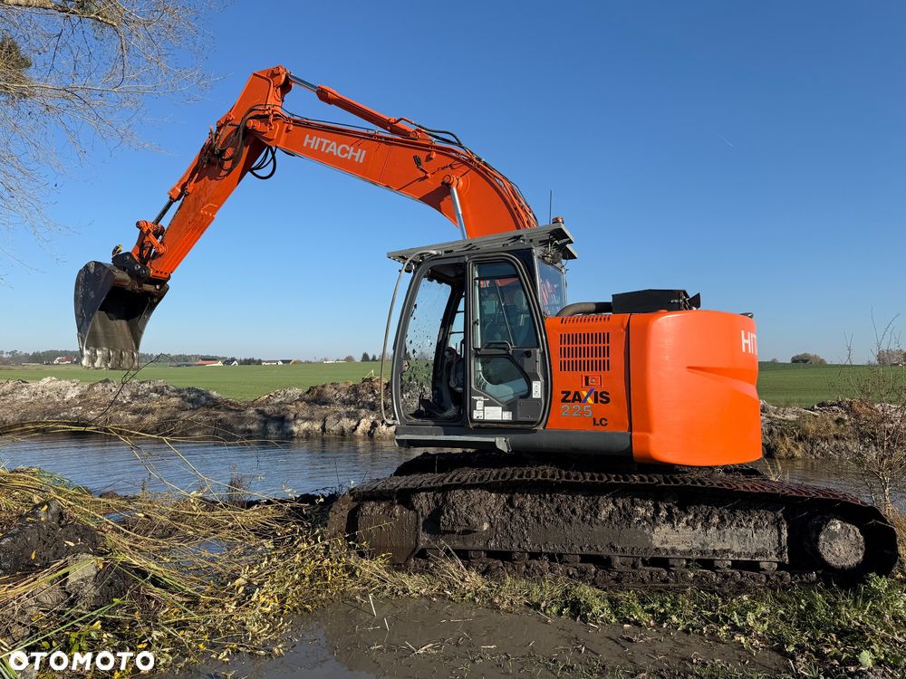 Hitachi ZAXIS ZX 225 USLC - 3 - 7
