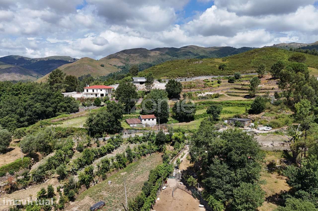 Terreno com anexo agrícola e capacidade de construção - Grande imagem: 4/16