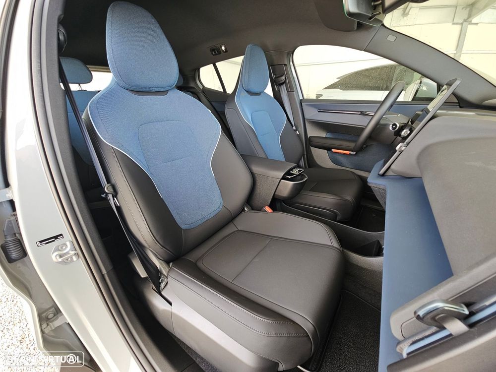 Volvo EX30 69 kWh Single Motor Extended Range Core - 13