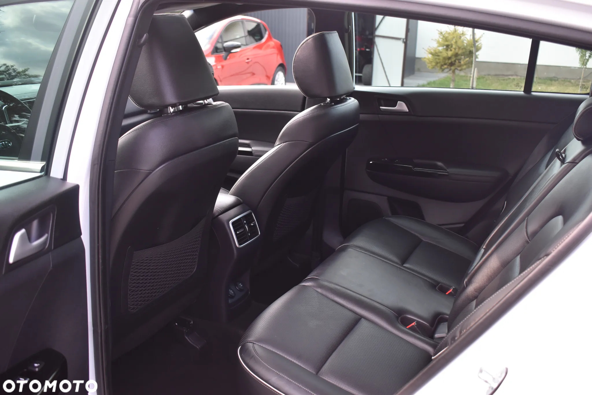 Kia Sportage 1.6 T-GDI AWD GT LINE - 27