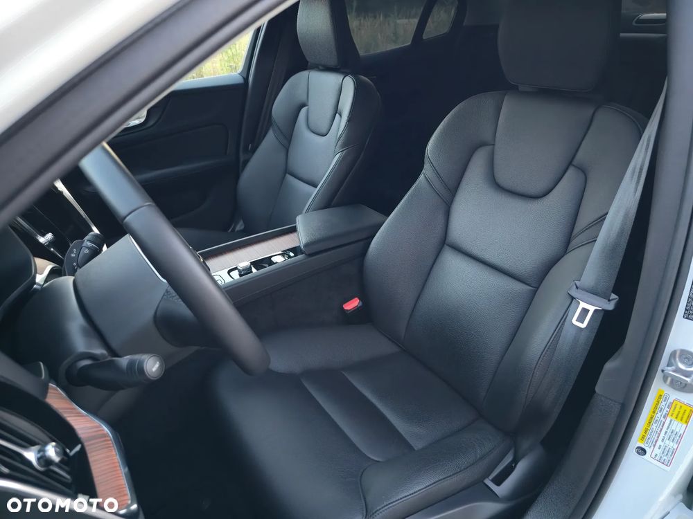 Volvo S60 B5 B AWD R-Design - 12
