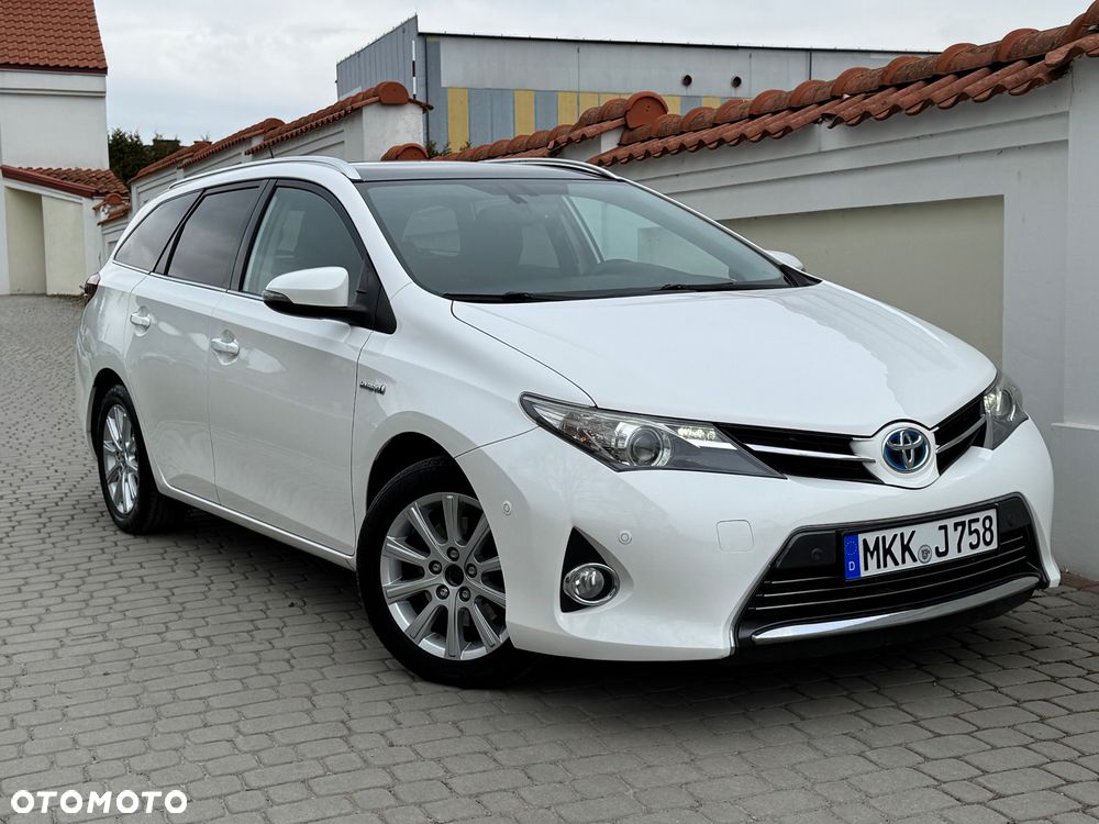 Toyota Auris 1.8 HSD Luna - 2