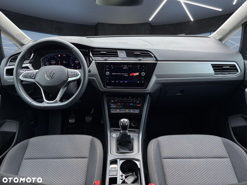 Volkswagen Touran - 14