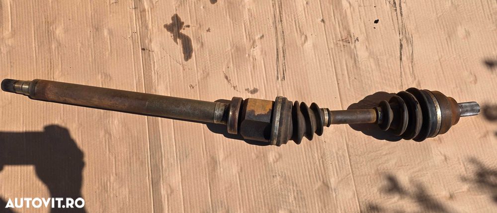 Planetara dreapta fata Volvo V50 2.4 Diesel automat 2007 / 2008 2009 - 1