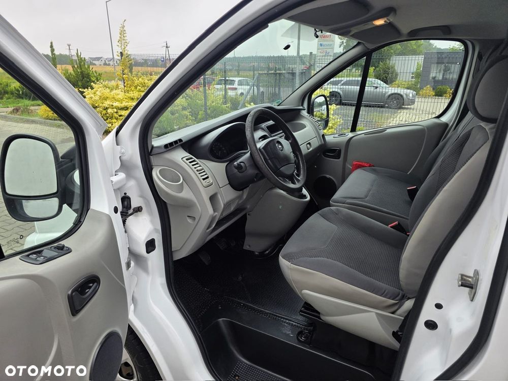 Opel Vivaro - 8
