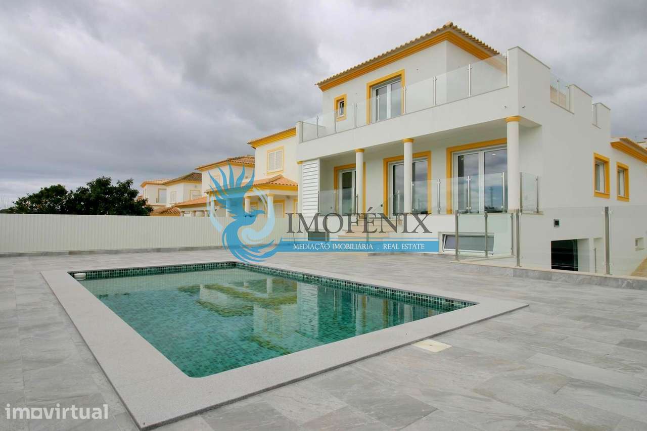 Exclusiva Moradia T3 Moderna com Piscina e Elevador – Albufeira - Grande imagem: 5/36