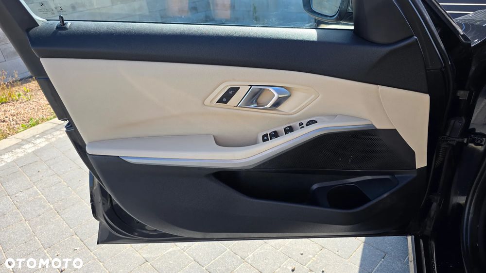 BMW Seria 3 318d Sport Line Shadow - 20