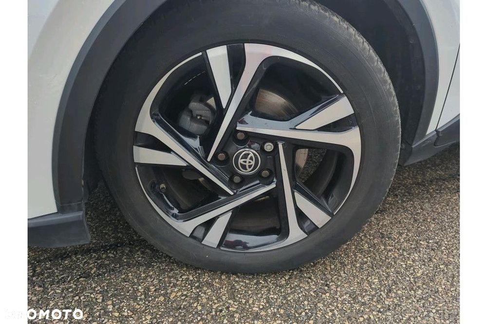 Toyota C-Hr 2022 photo 2