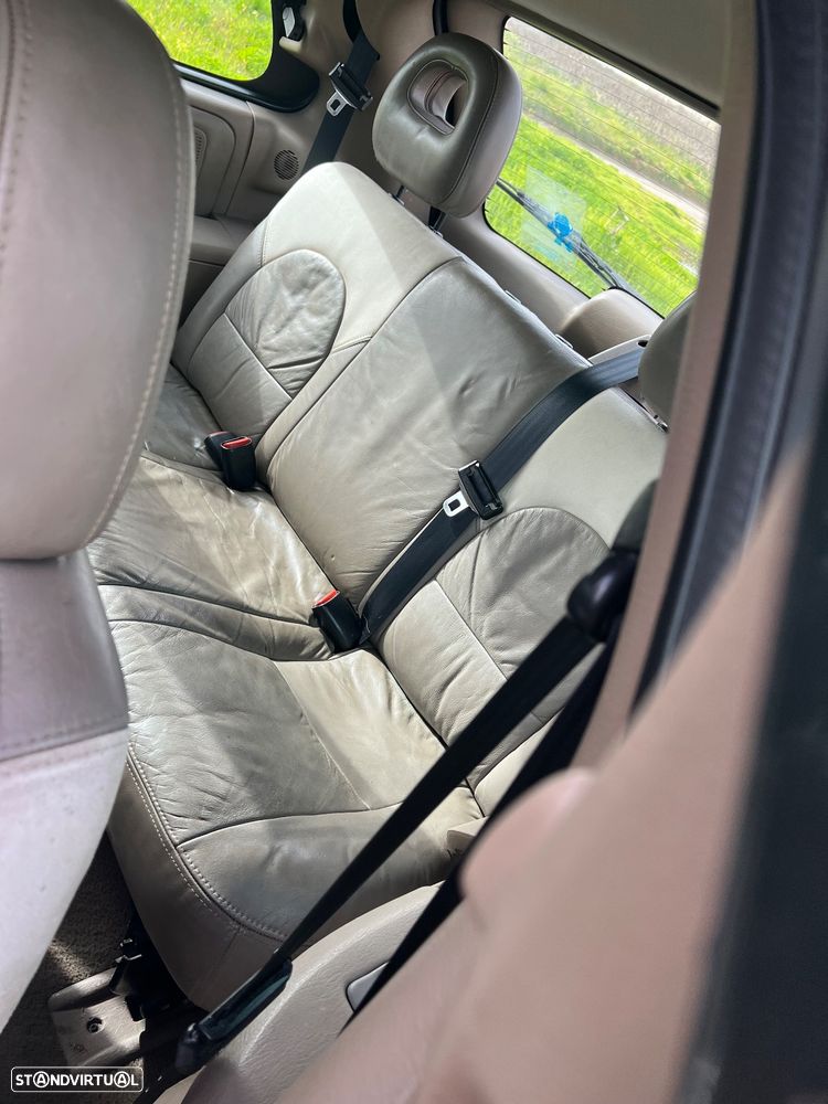 Chrysler Voyager 2.5 CRD LX - 10