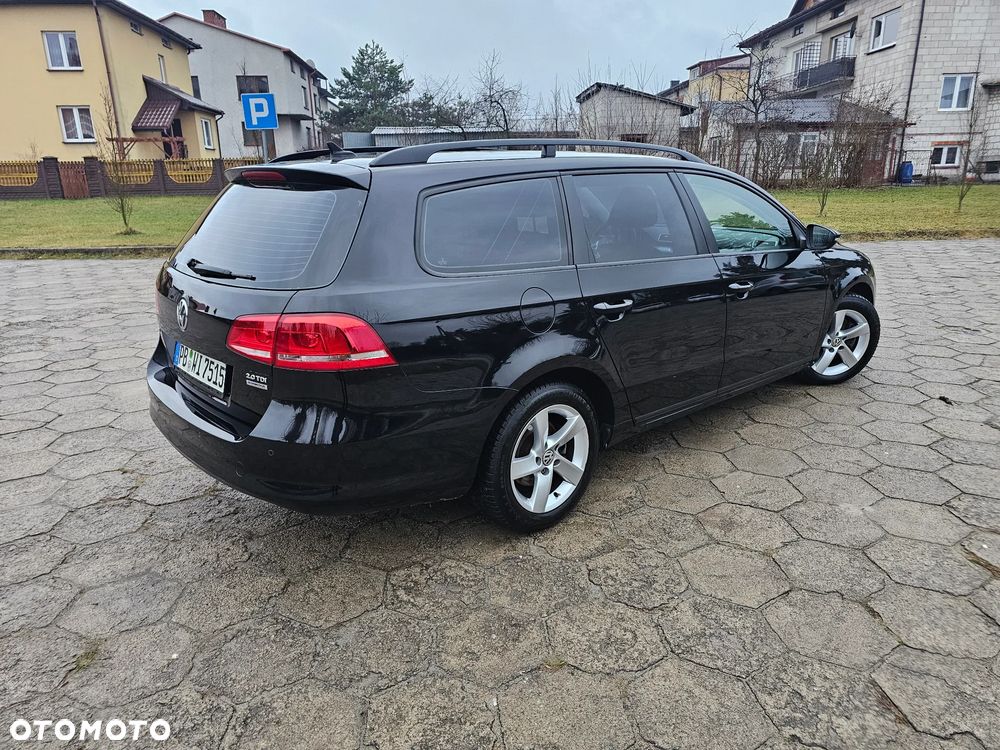 Volkswagen Passat 2.0 TDI DPF BlueMotion Technology Comfortline - 28