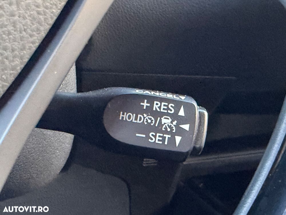 Toyota C-HR Hybrid Team Deutschland - 13