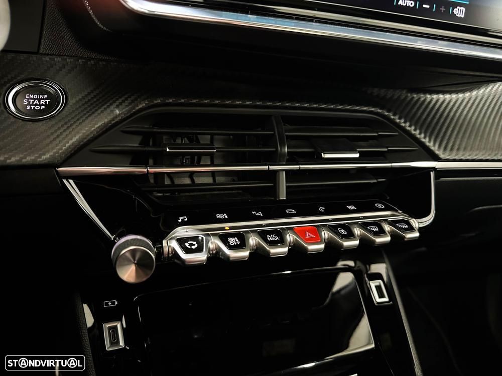 Peugeot e-2008 50 kWh GT Pack - 43
