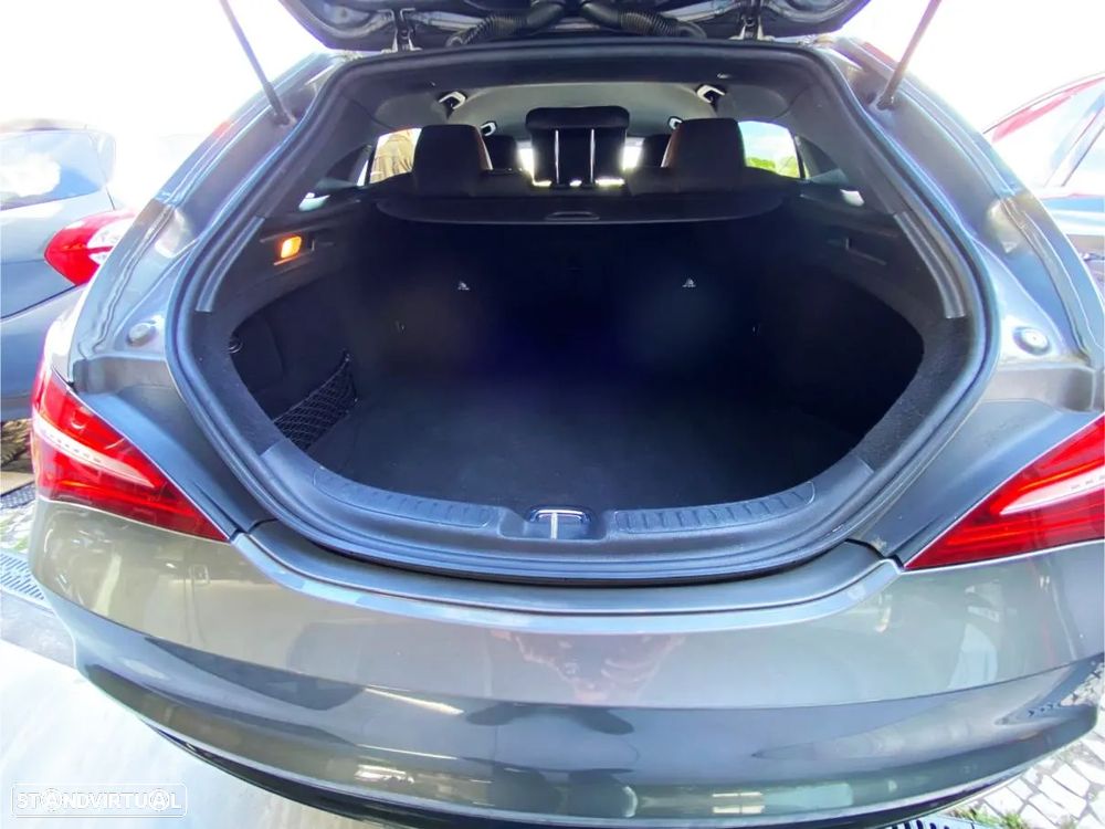 Mercedes-Benz CLA 200 d Shooting Brake AMG Line Aut. - 20