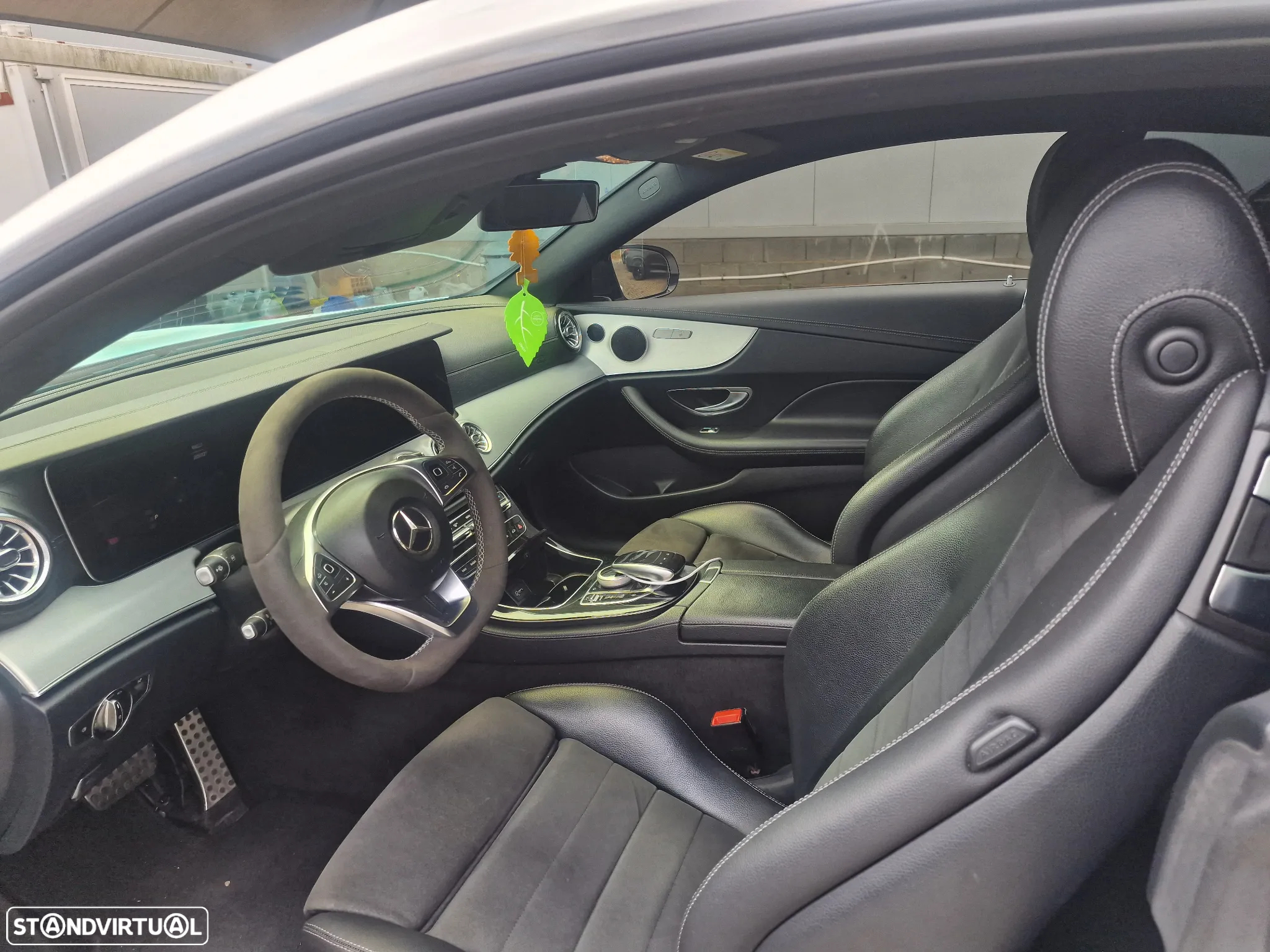 Mercedes-Benz E 220 d Coupe 9G-TRONIC AMG Line - 28
