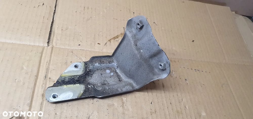 Mocowanie błotnika uchwyt prawy przód VW Golf VI 6 Plus 5M0821136 - 5