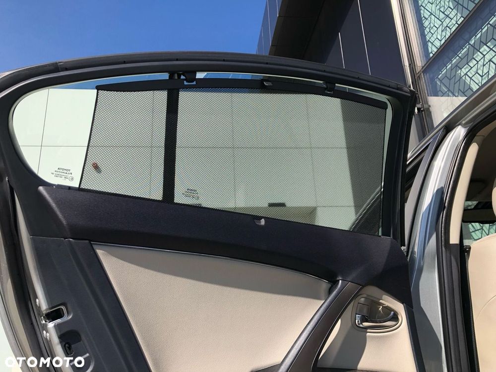 Toyota Avensis 1.8 Premium MS - 33