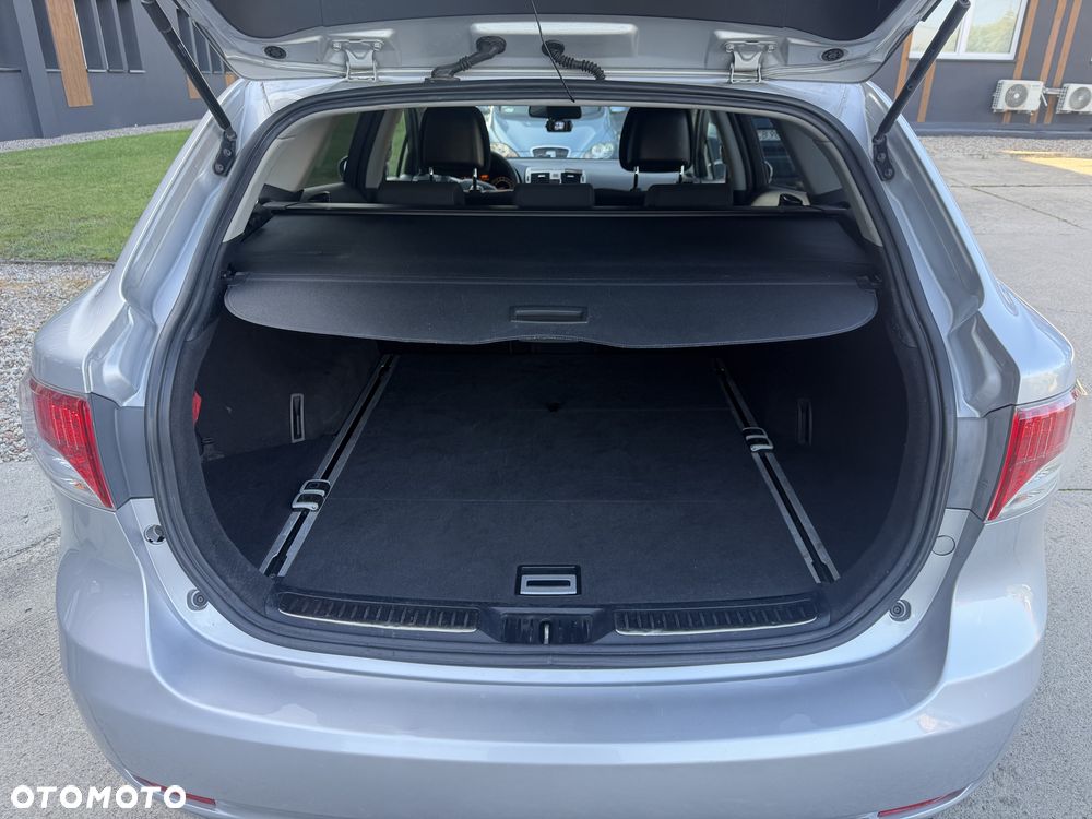 Toyota Avensis 2.0 D-4D Sol Premium - 11