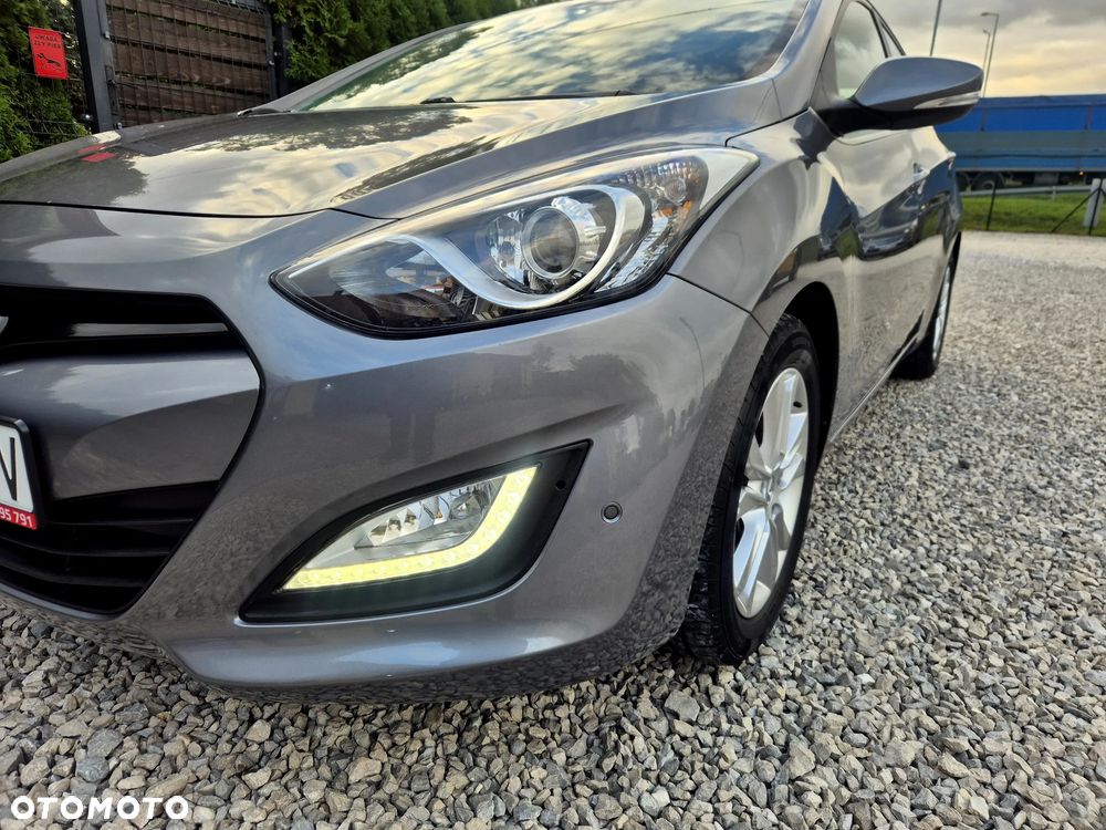 Hyundai i30 1.4 Intro Edition - 3