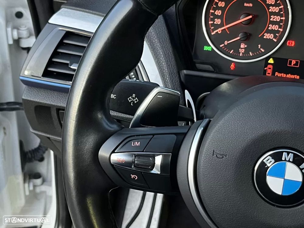 BMW M235i Auto - 12