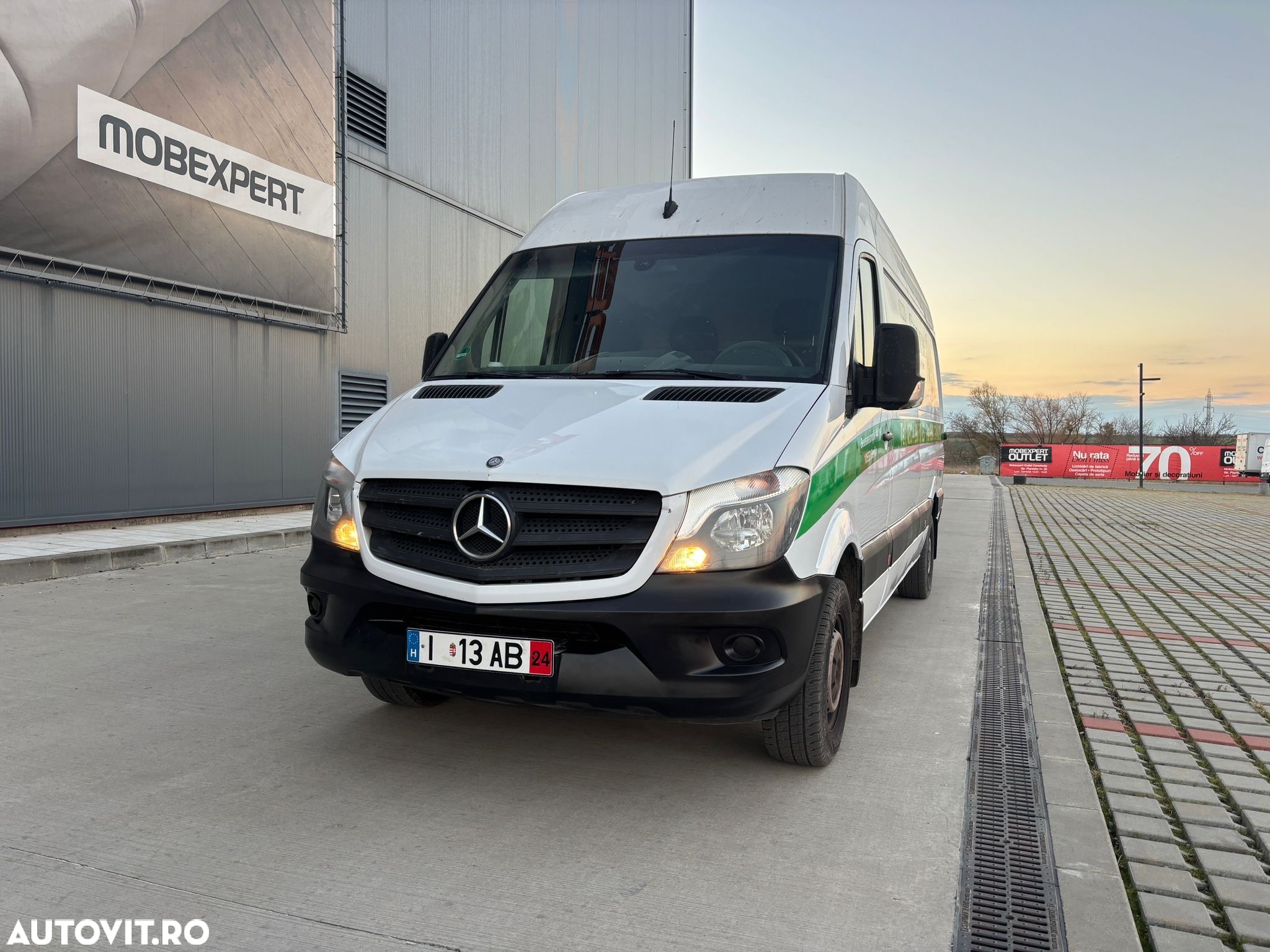 Mercedes-Benz Sprinter - 10