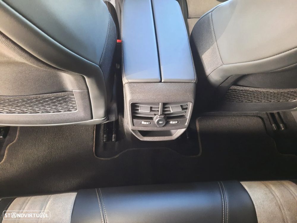 Peugeot 3008 1.6 Hybrid GT Pack e-EAT8 - 39
