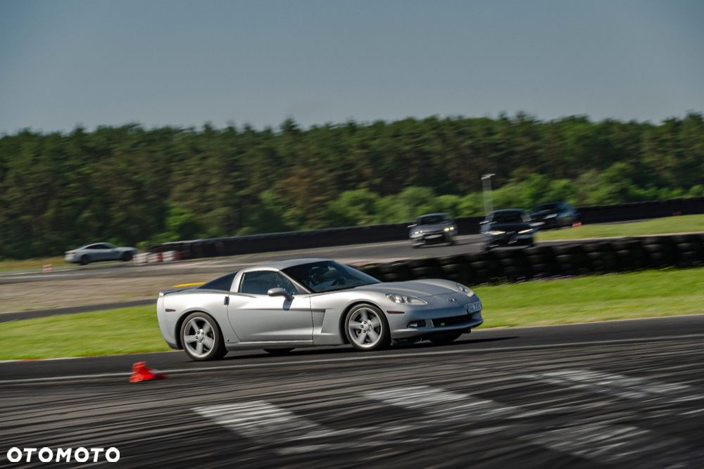 Chevrolet Corvette - 2